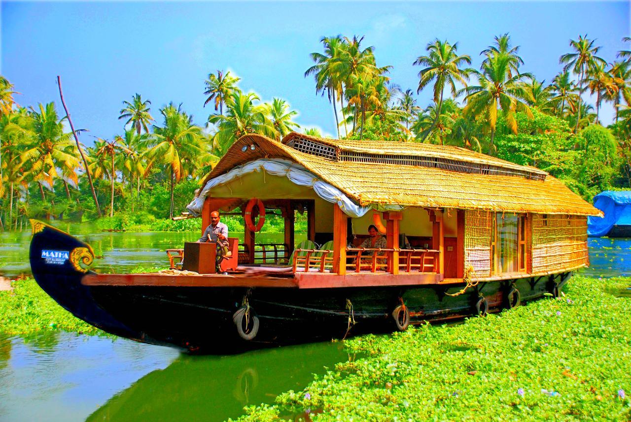 Chaandhni Lake View Hotel Alappuzha Exterior photo